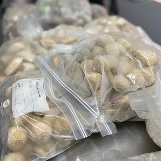 Pack com 10 mini salgados congelados