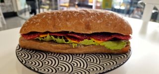 ЧАБАТА С ЛУКАНКА