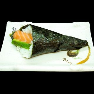 temaki salmon aguacate 