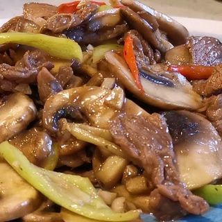 Ternera Con Setas Salteada