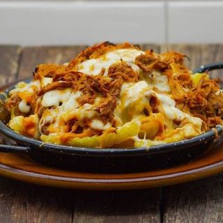 Pull Pork con Cheese Fries