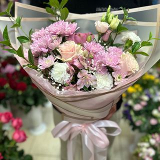 Букет с рози , еустома, хризантеми и карамфили #123