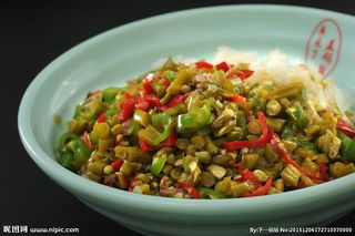 Pirinač sa piletina u sosu od kapara—D