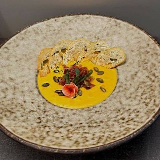 Гарбузовий крем суп з кранчем бекона