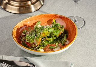 წიწილა ტარხუნის ტყემალში