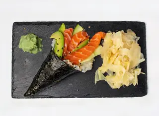 Temaki sake