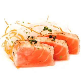 87 Tataki de salmón (8 pza)