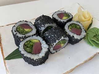 Каліфорнія тунець в кунжуті (240г)