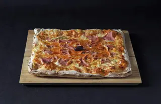 Pizza Vesuvio