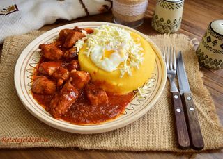 Tochitura cu mamaliga