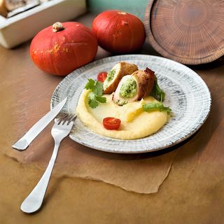 Курка в беконі з трюфельним пюре (300г)