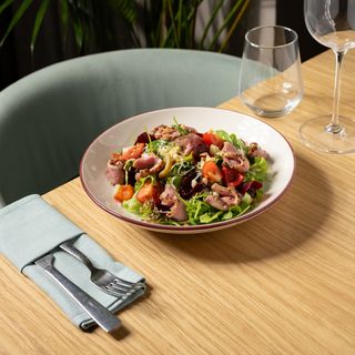 Salată cu rață și sfeclă 