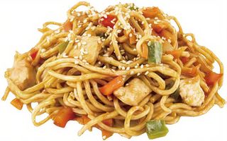47.Yakisoba Con Pollo
