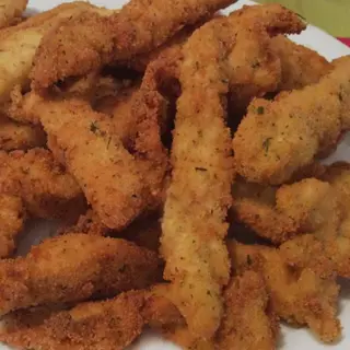 Virutas de pollo a la mostaza con patatas fritas