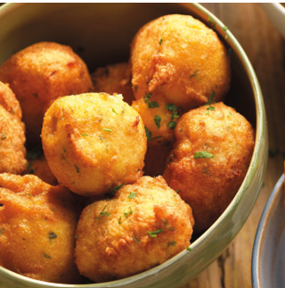 Tapa de buñuelos de bacalao