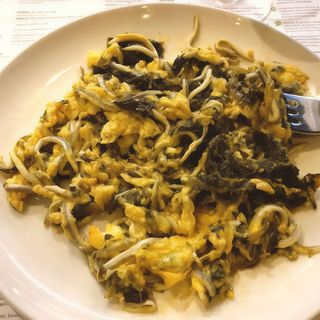 Revuelto De Grelos Y Gambas (Ración)