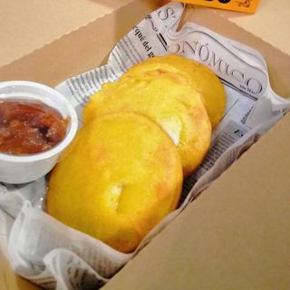 Torto De Maíz Relleno De Gamonéu