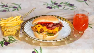Cheesy Bacon Chicken burger meni