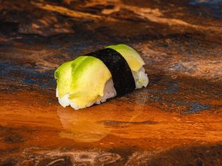 Nigiri avocado