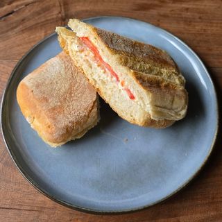 პანინი 4 ყველით