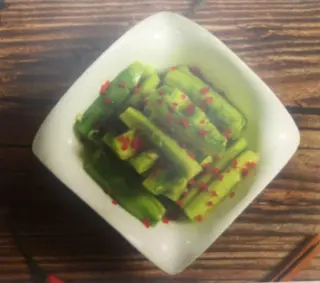 Салат из огурцов