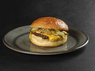 КЛАСИЧНИЙ ЧИЗБУРГЕР