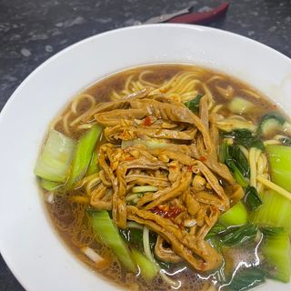 Sopa De Tallarines Con Intestino