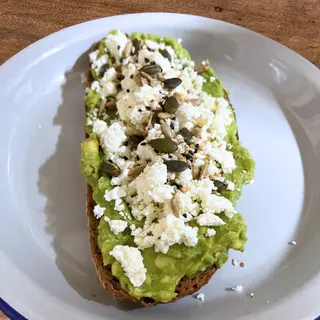 Tostada De Aguacate Con Queso Feta