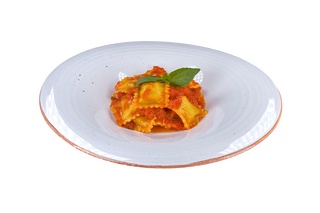 47.Равиоли с рикота и спанак с пресен доматен сос (250г)