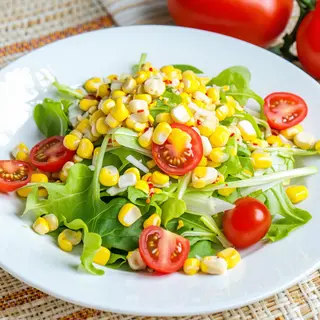 09 - Insalata con mais e pomodoro