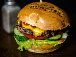 Cheese Burger + Coca-Cola 330мл