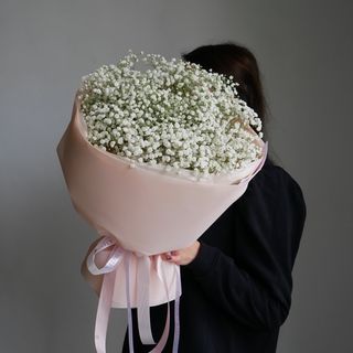 Букет з білої гіпсофіли