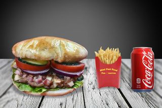 Meniu hamburger umplut cu bacon si cascaval