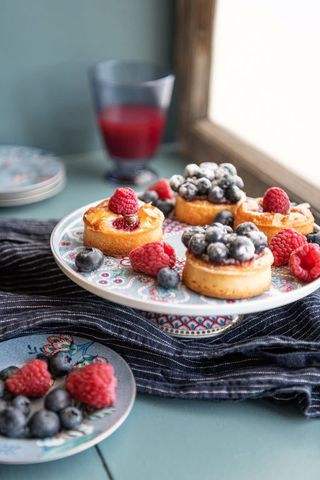 Suport tort cu picior FestivalFlowerBlue