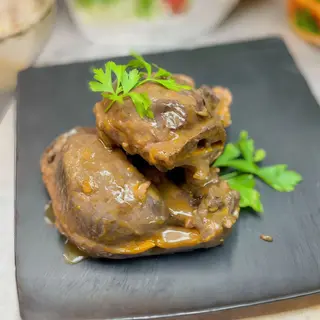 Carrilleras De Cerdo A La Cazuela