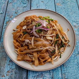 P11 Fideos de arroz salteados de ternera 