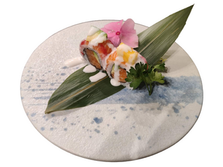 131-Uramaki sake fruit