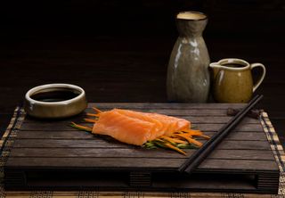 Ապխտած սաղմոնի սաշիմի