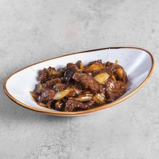 Ternera Con Setas y Bambú