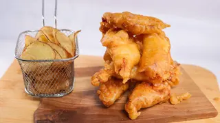 Chicken nuggets and chips +   Coca-cola  0.33l
