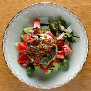 Салата България отвръща на кулинарното предизвикателство