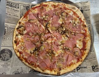 15 Pizza Bob's (33 Cm.)