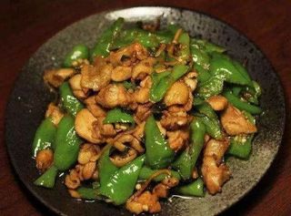 70. Pollo Con Pimientos Verdes