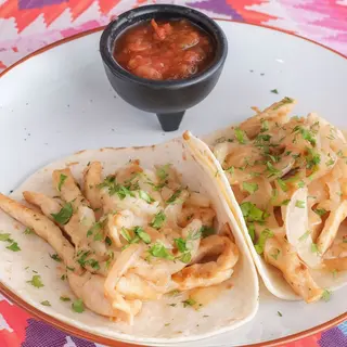 Tacos Encebollados de Pollo