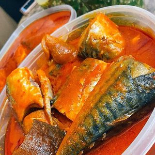 Titus fish mixed with pomo in Nigerian spicy sauce