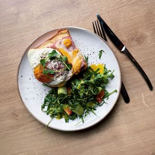 Крок-мадам із шинкою (350г)