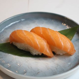 Nigiri  De Salmón  (2 Uds.)