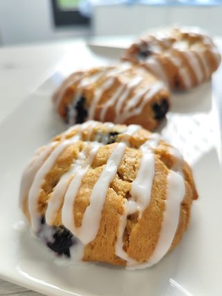 Cookie de Limón y Arándanos con Glaseado de Limón