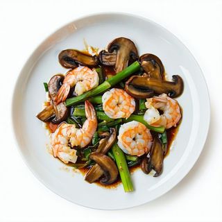 253.-Gamberi saltato con funghi e bambu