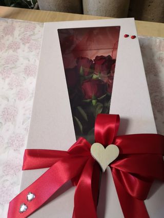 Tajna kutija sa 5 ruža